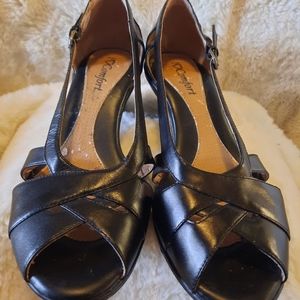 I Love My Comfort, low heel black Sandals.
